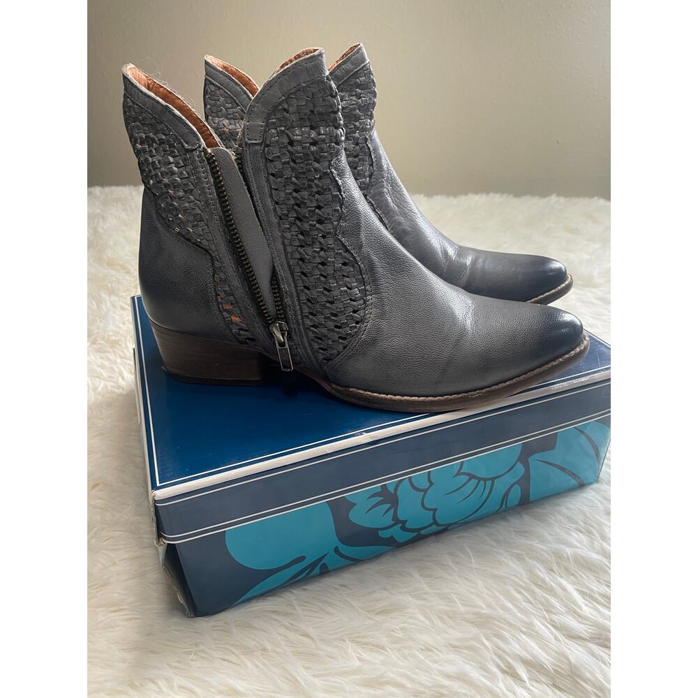 Seychelles Women’s Ankle Boots Woven Leather Western Stacked Heel Blue Grey 9